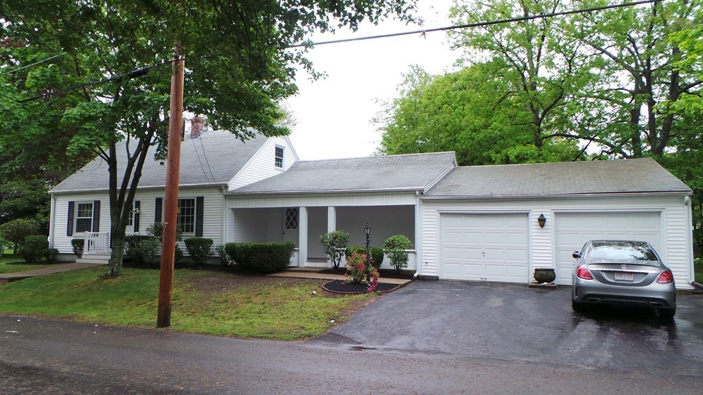 61 Woodland Road Bellingham, MA 02019 - Photo 3 of 26 Gallery Image 3