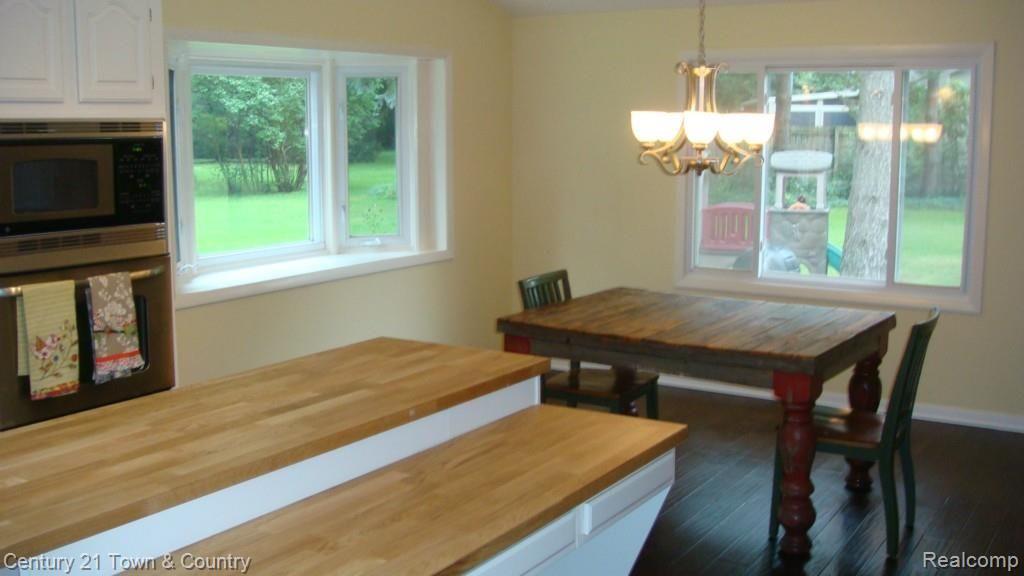60655 Eyster Road Rochester, MI 48306 - Photo 6 of 32 DSC03585.jpg