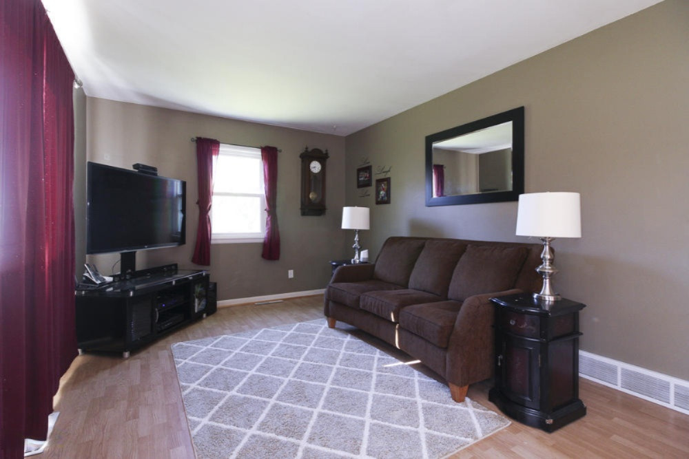 401 North 34th Street Springfield, MI 49037 - Photo 5 of 30 N 34th 401 Springfield 02