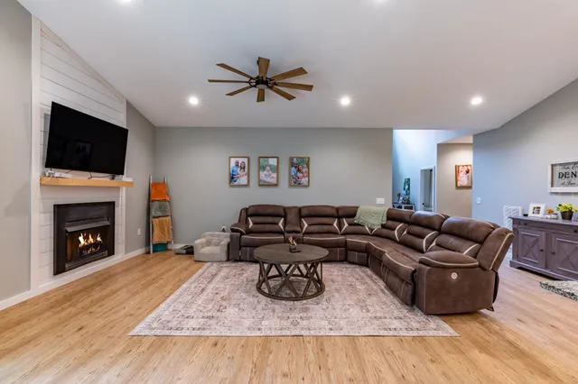 $450,000 | 7450 Hooper Cove Road, Young Harris, GA 30582