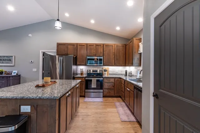 $450,000 | 7450 Hooper Cove Road, Young Harris, GA 30582