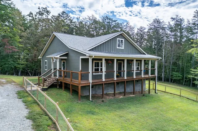$450,000 | 7450 Hooper Cove Road, Young Harris, GA 30582