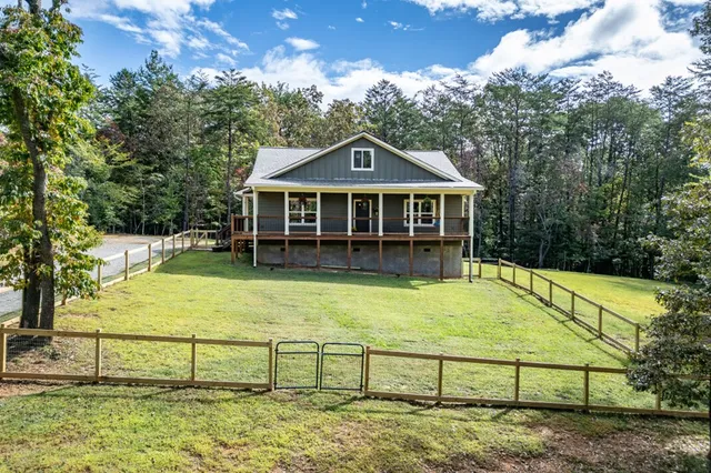 $450,000 | 7450 Hooper Cove Road, Young Harris, GA 30582