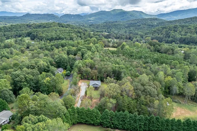 $450,000 | 7450 Hooper Cove Road, Young Harris, GA 30582