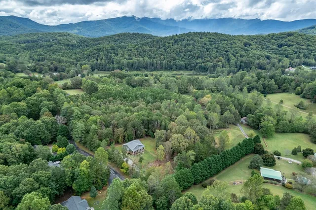 $450,000 | 7450 Hooper Cove Road, Young Harris, GA 30582