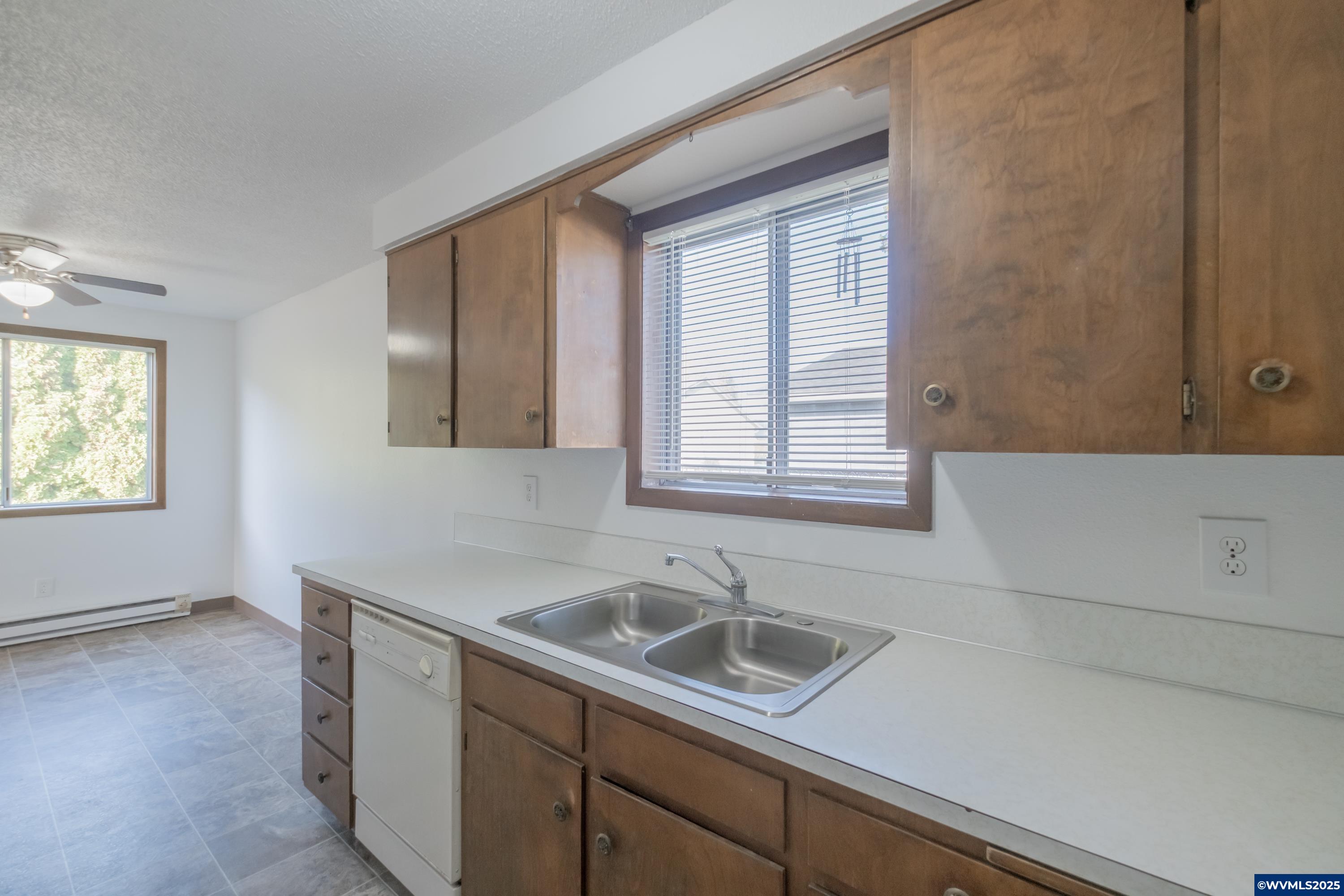 3928 Auburn Road Northeast Salem, OR 97301 - Photo 11 of 45