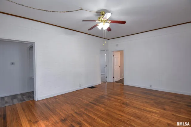 $69,900 | 833 North Cheney Street, Taylorville, IL 62568