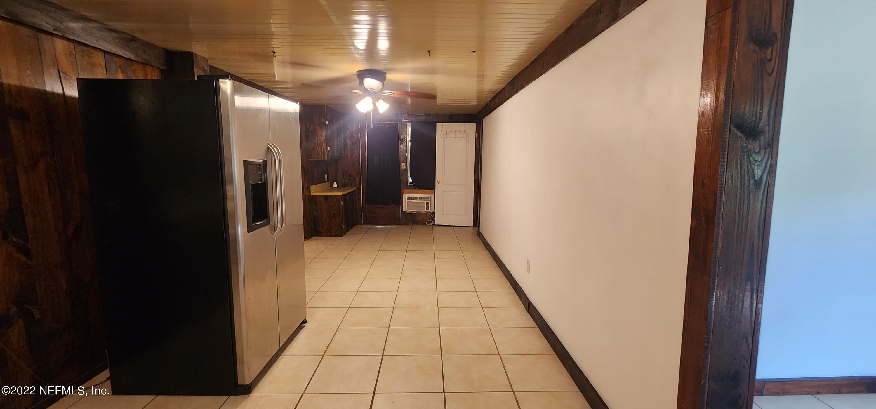 25035 Northeast 131st Place Salt Springs, FL 32134 - Photo 18 of 21 a view of hallway with a hallway