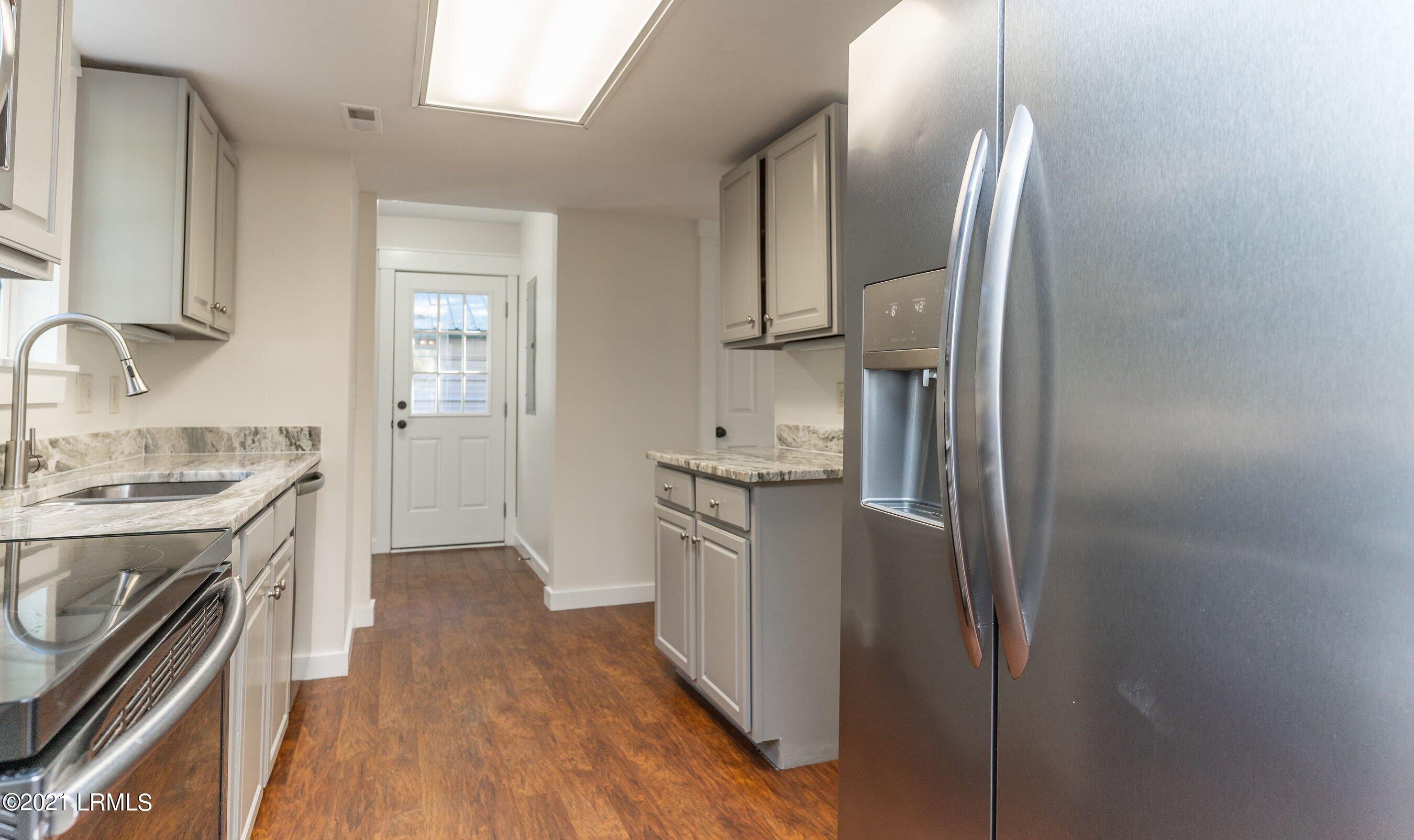 150 Grober Hill Road Beaufort, SC 29906 - Photo 12 of 32 Grober kitchen 2