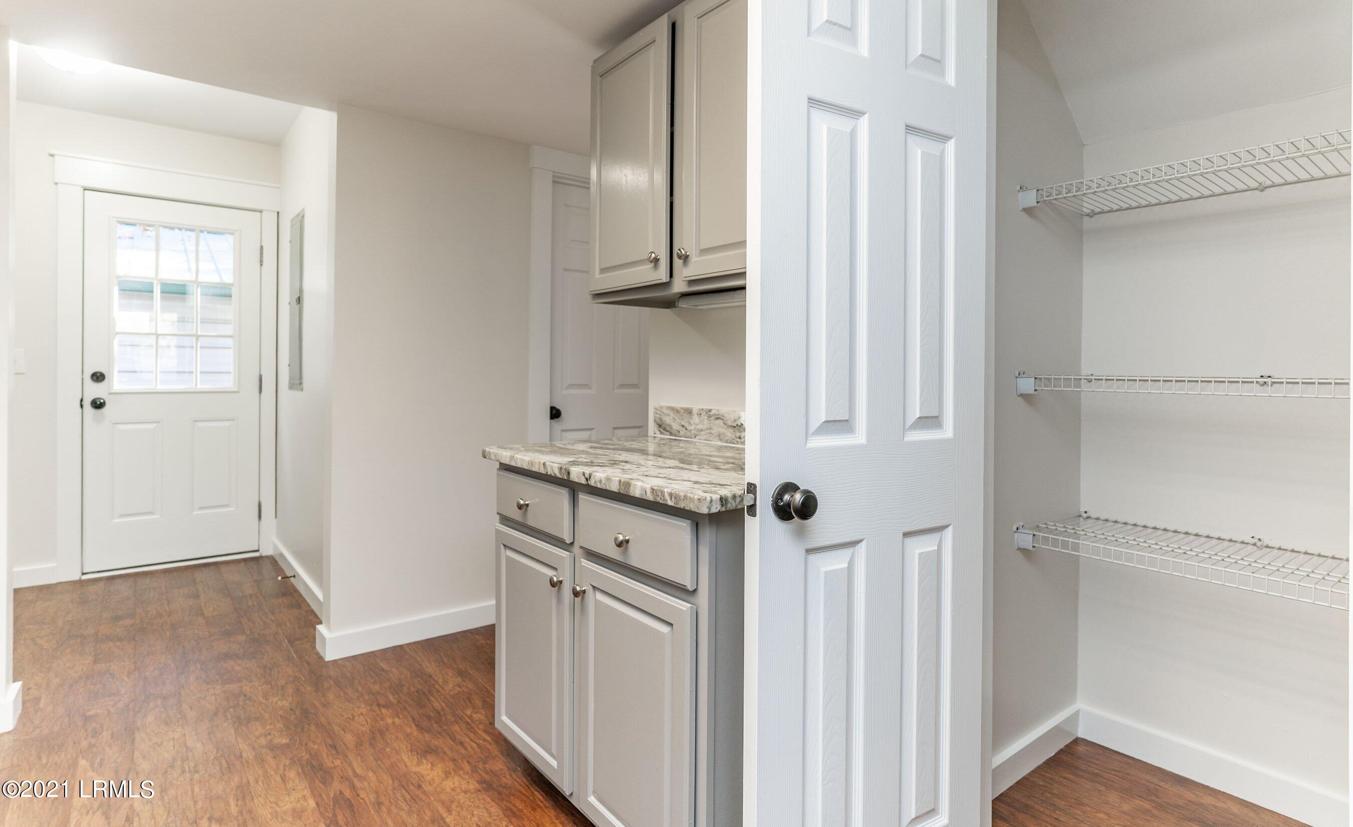150 Grober Hill Road Beaufort, SC 29906 - Photo 13 of 32 Grober kitchen with pantry