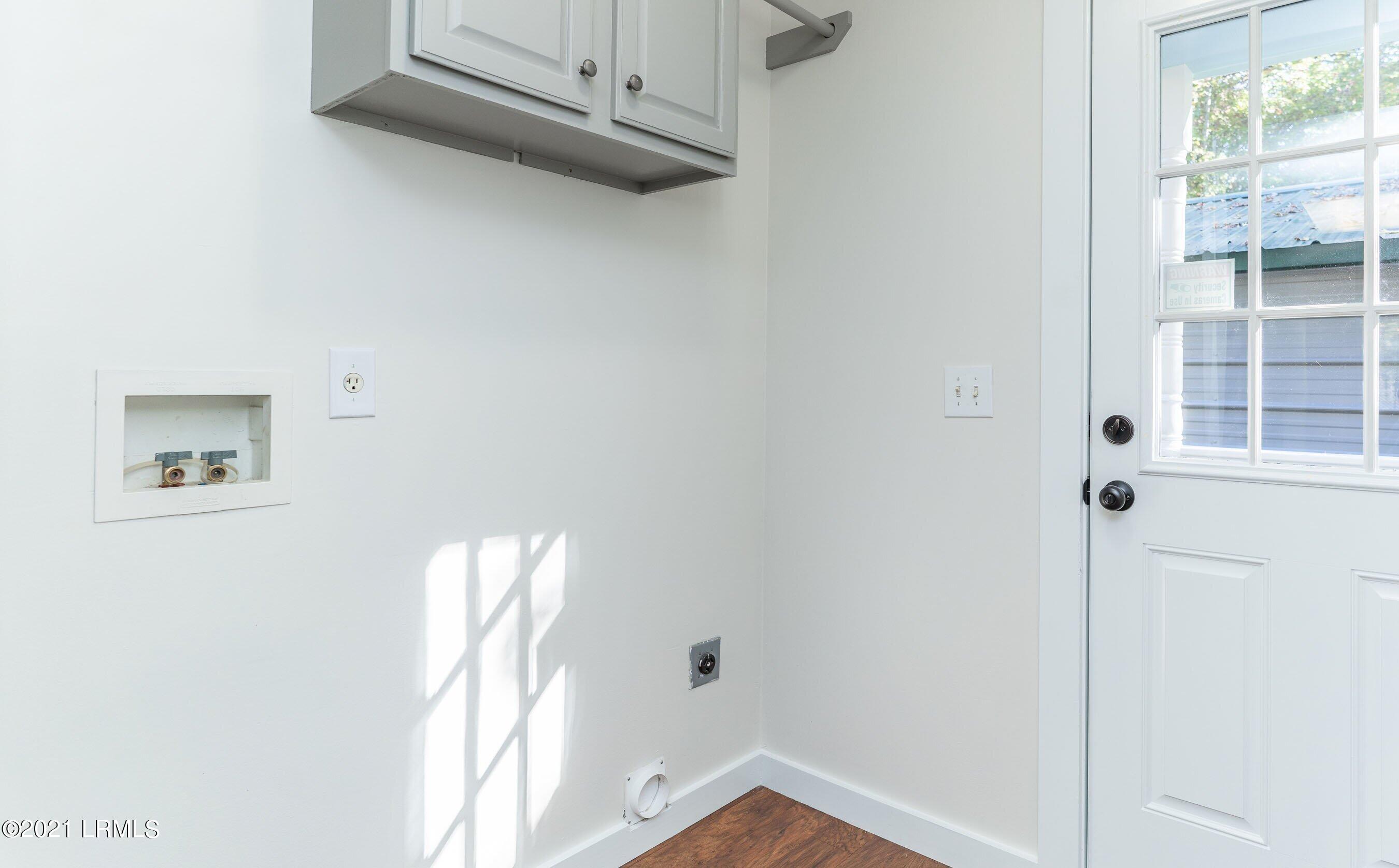150 Grober Hill Road Beaufort, SC 29906 - Photo 14 of 32 Grober laundry room