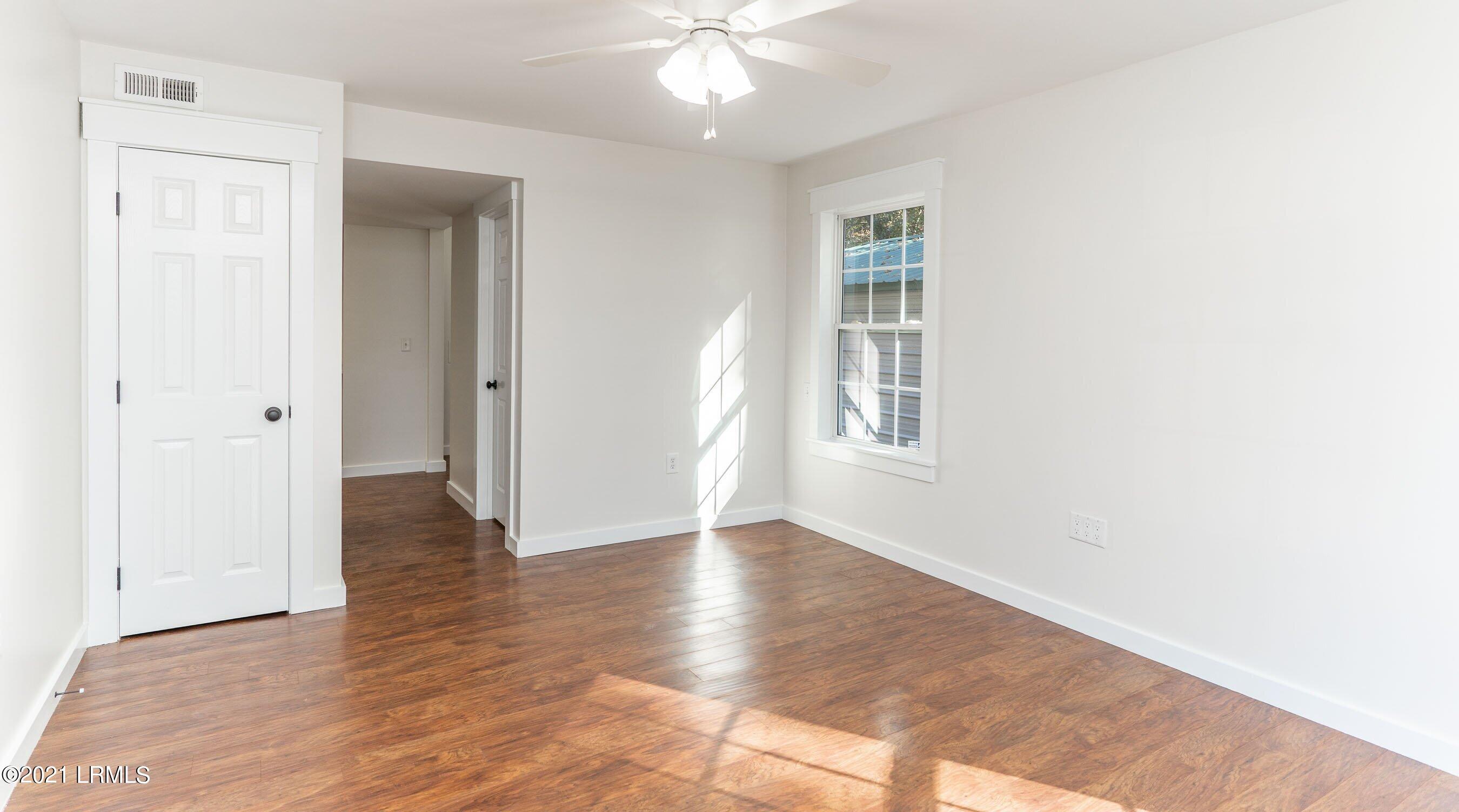 150 Grober Hill Road Beaufort, SC 29906 - Photo 17 of 32 Grober master bedroom