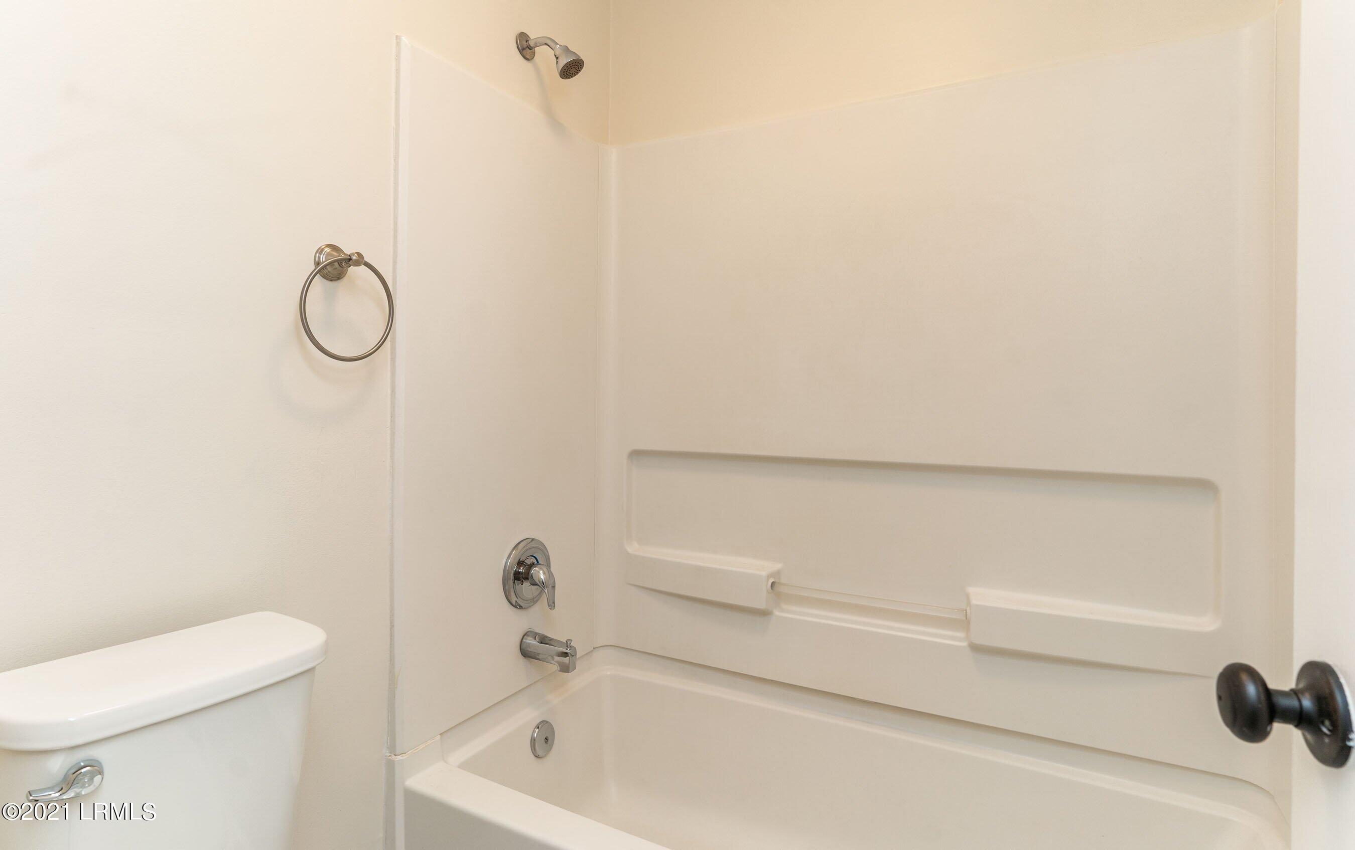 150 Grober Hill Road Beaufort, SC 29906 - Photo 28 of 32 Grober master bath tub