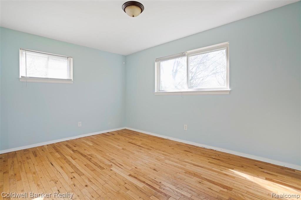 1272 East Square Lake Road Bloomfield Hills, MI 48304 - Photo 25 of 36
