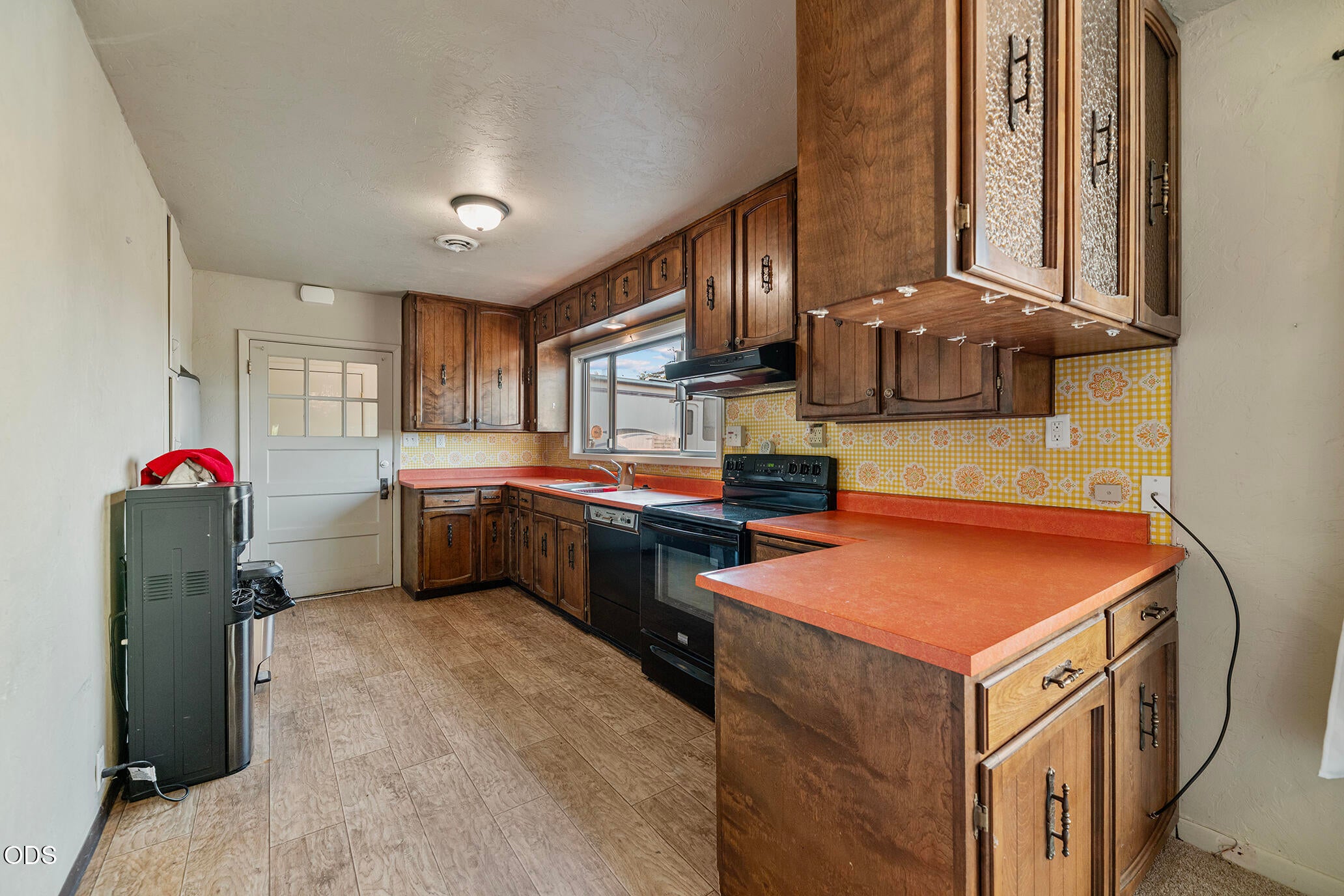 1497 South Stage Road Medford, OR 97501 - Photo 4 of 25 Gallery Image 4