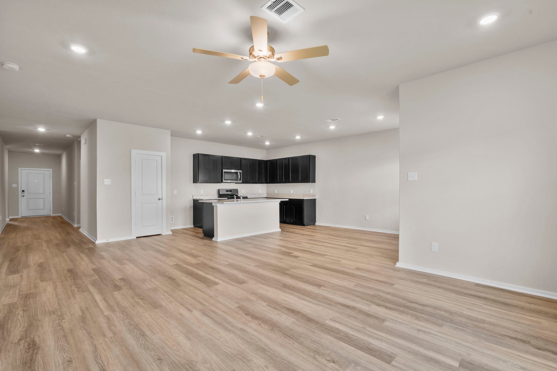 3526 Cardinal Pointe Drive Angleton, TX 77515 - Photo 11 of 34