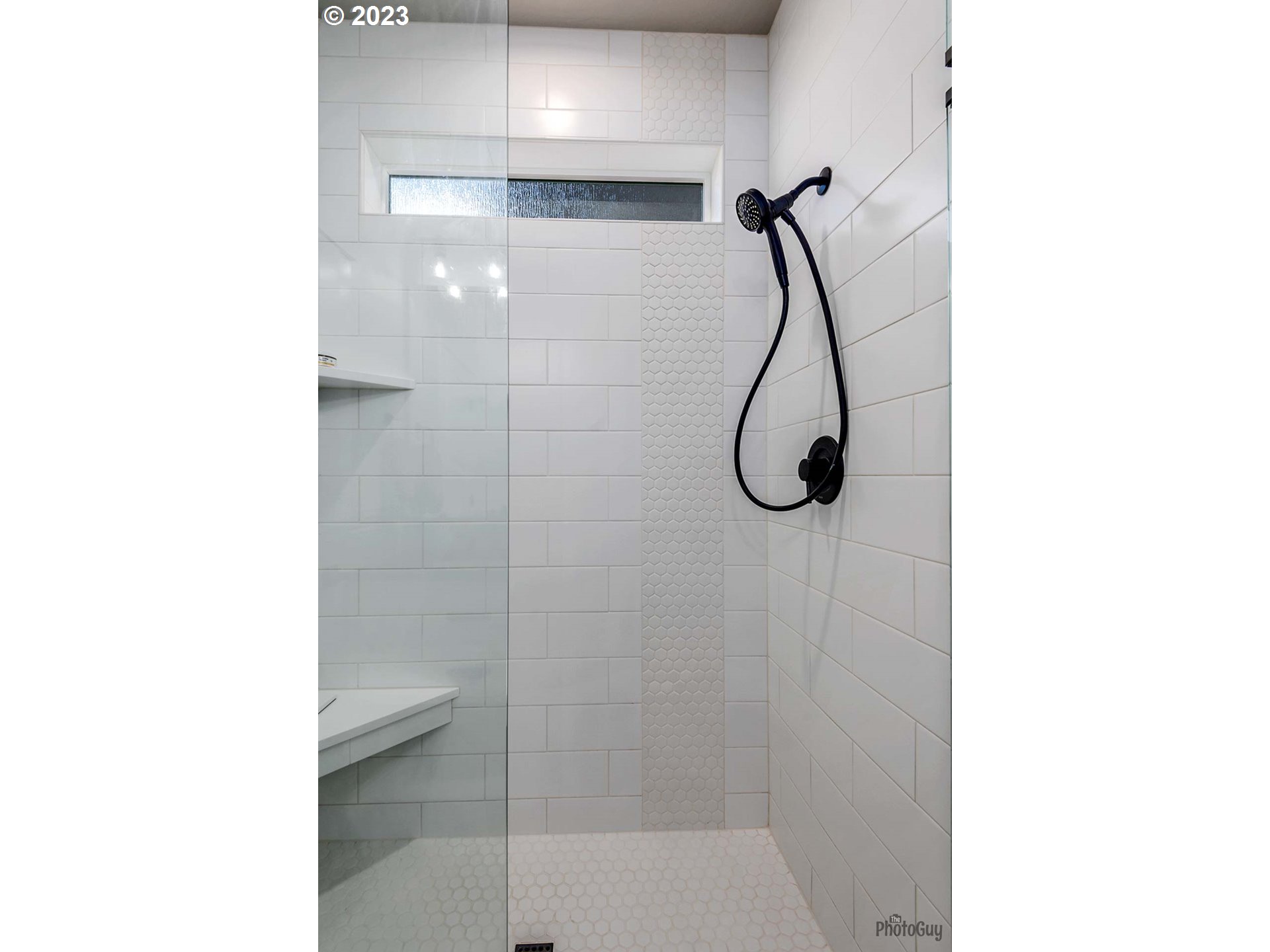 3561 Nestucca Loop Eugene, OR 97408 - Photo 19 of 29 a bathroom with a shower