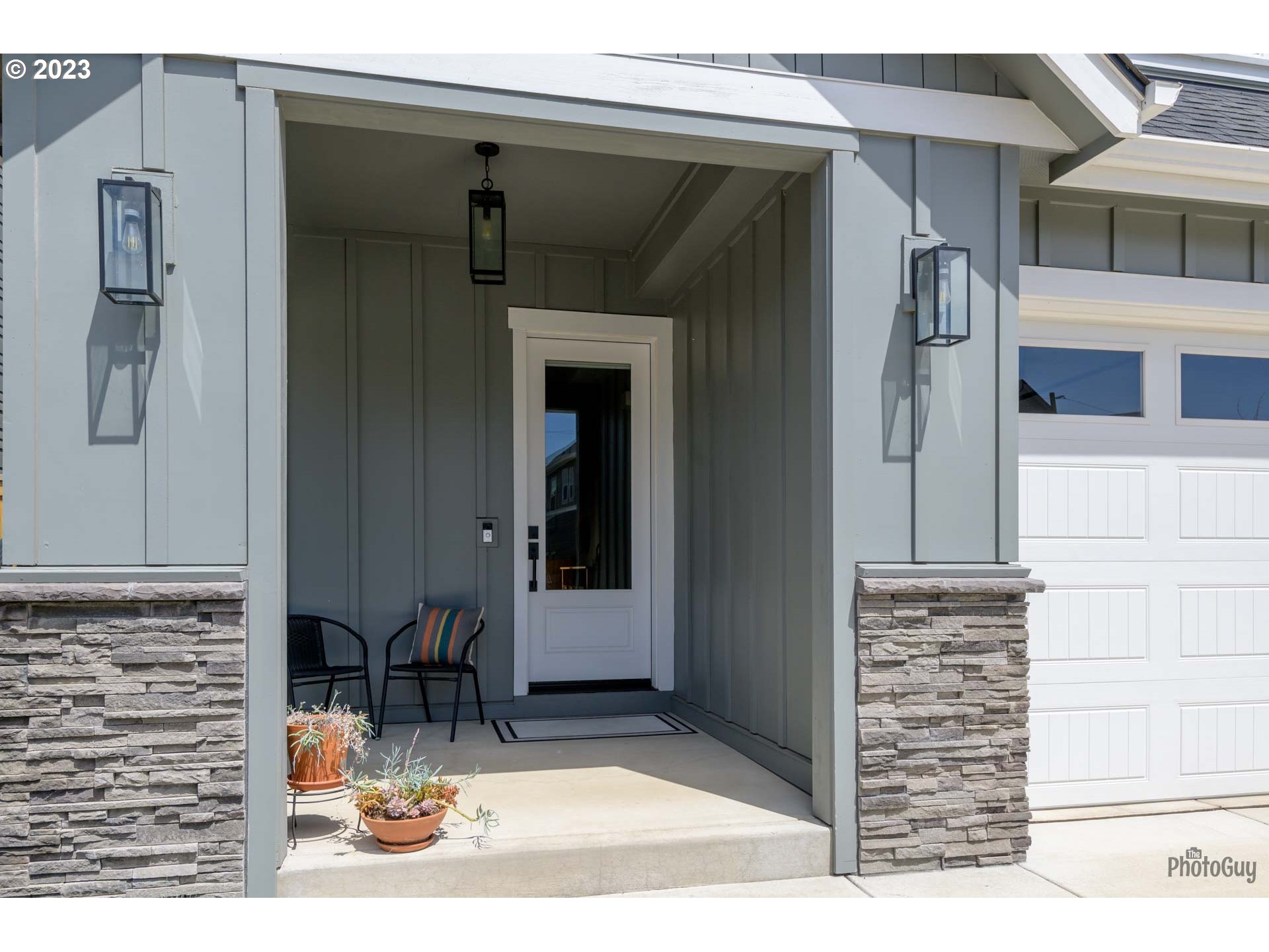3561 Nestucca Loop Eugene, OR 97408 - Photo 3 of 29 a view of living room