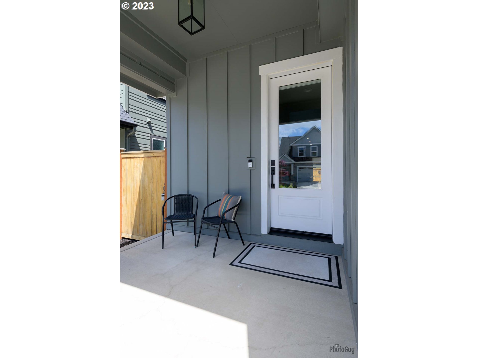 3561 Nestucca Loop Eugene, OR 97408 - Photo 4 of 29 a living room with furniture and a window