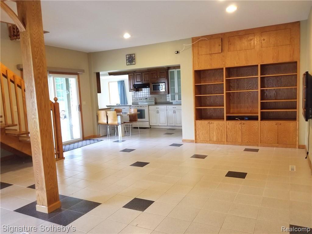 2075 Alfred Drive Troy, MI 48085 - Photo 13 of 25
