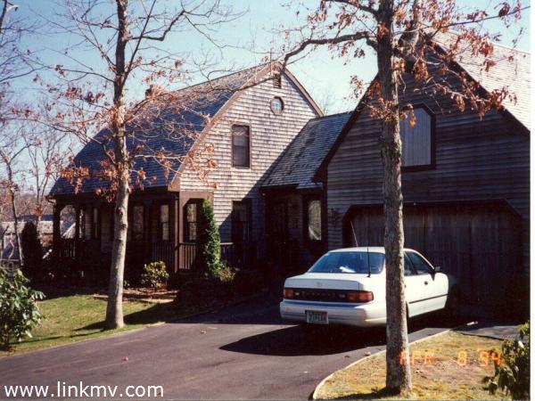 89 Meadow View Road Oak Bluffs, MA 02557 - Photo 3 of 17 http://d1qzqeyxiitrap.cloudfront.net/photos/19850/600/27e5f0f3.jpg