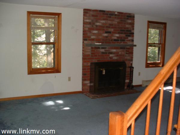 89 Meadow View Road Oak Bluffs, MA 02557 - Photo 5 of 17 http://d1qzqeyxiitrap.cloudfront.net/photos/19850/600/e9bf13a3.jpg