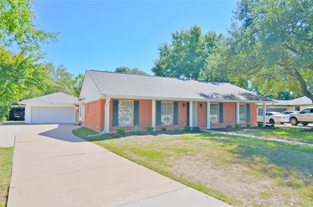 $289,900 | 4513 South Flamingo Drive, Seabrook, TX 77586