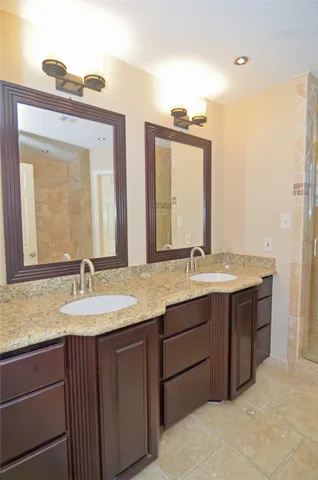 $289,900 | 4513 South Flamingo Drive, Seabrook, TX 77586