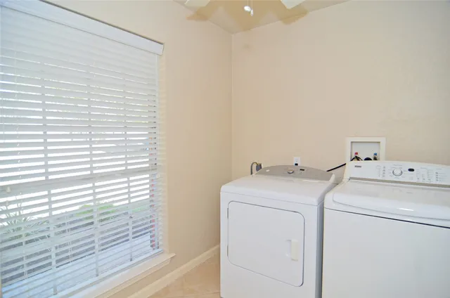 $289,900 | 4513 South Flamingo Drive, Seabrook, TX 77586