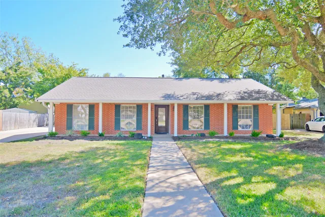 $289,900 | 4513 South Flamingo Drive, Seabrook, TX 77586