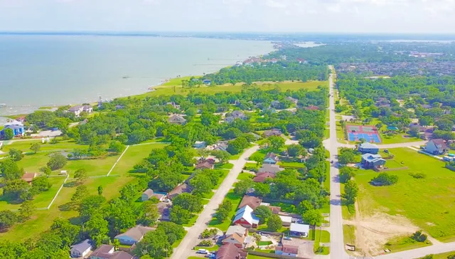 $289,900 | 4513 South Flamingo Drive, Seabrook, TX 77586