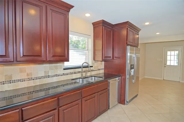 $289,900 | 4513 South Flamingo Drive, Seabrook, TX 77586