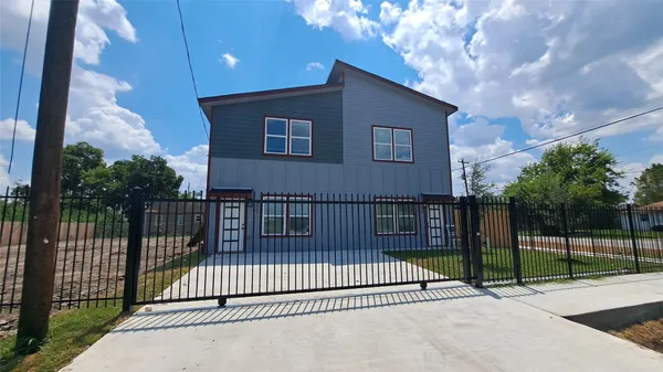 $1,750 | 9806 Fillmore Street, Unit B, Houston, TX 77029
