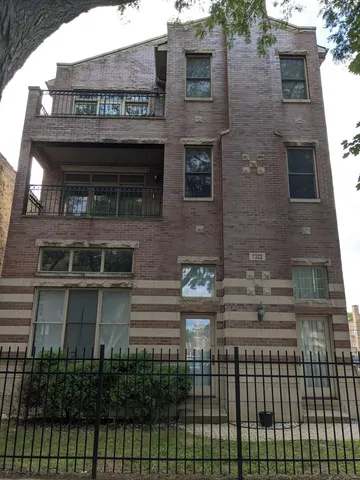 $299,000 | 7322 North Claremont Avenue, Unit 2E, Chicago, IL 60645