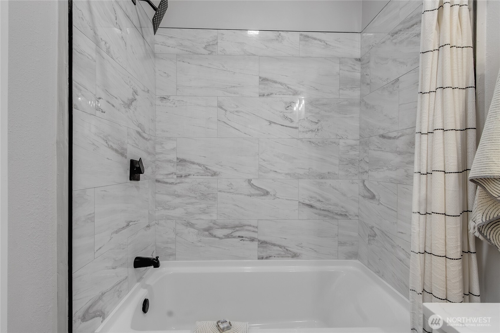 307 South Exchange Street Aberdeen, WA 98520 - Photo 9 of 23