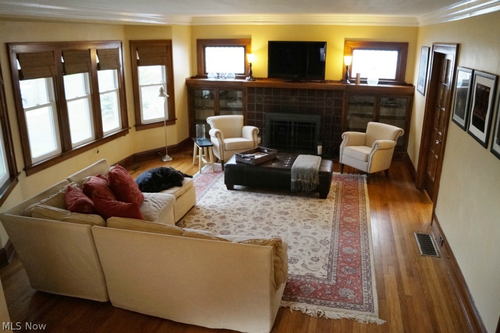 3300 Clarendon Road Cleveland, OH 44118 - Photo 4 of 25 Gallery Image 4