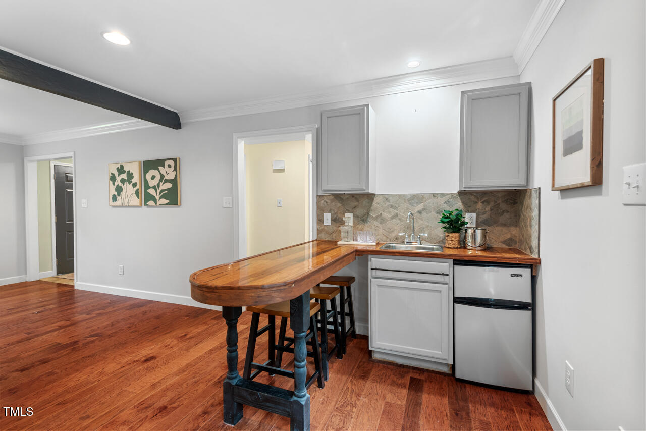 5409 Knollwood Road Raleigh, NC 27609 - Photo 12 of 49 18