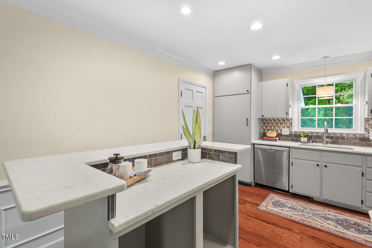 5409 Knollwood Road Raleigh, NC 27609 - Photo 22 of 49 25