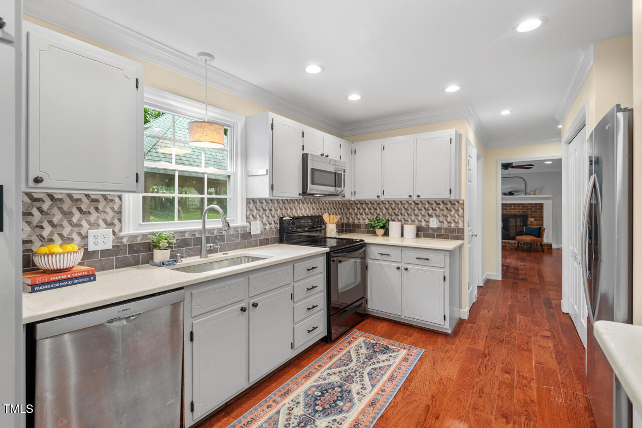 5409 Knollwood Road Raleigh, NC 27609 - Photo 23 of 49 20