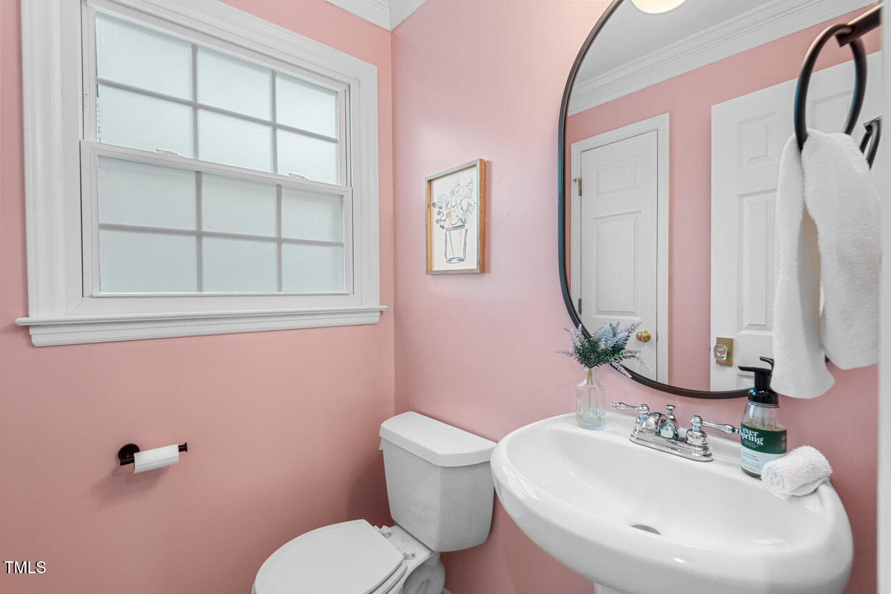 5409 Knollwood Road Raleigh, NC 27609 - Photo 25 of 49 41