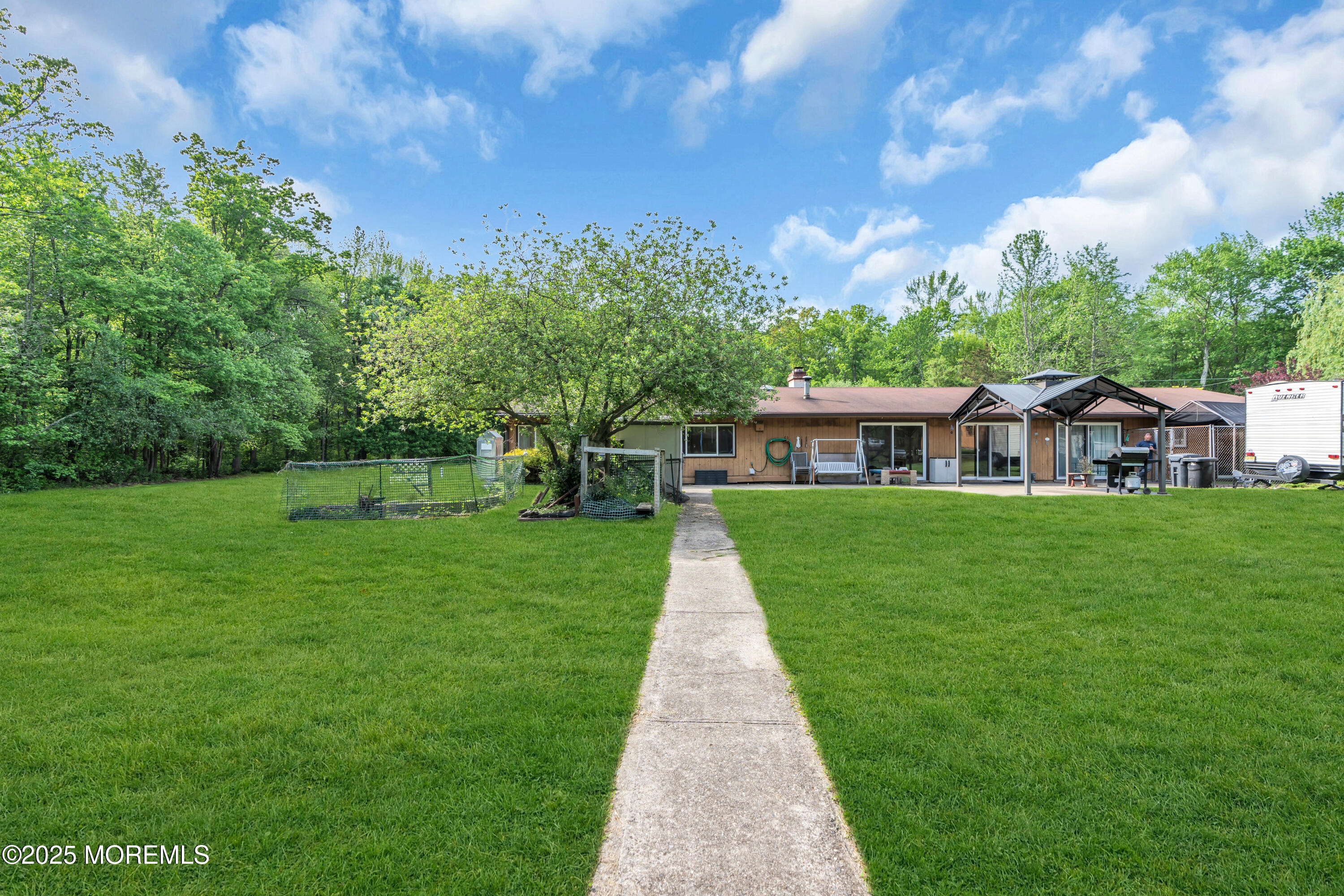 91 McCaffery Road Manalapan, NJ 07726 - Photo 30 of 35 047_dsc02041-1_804