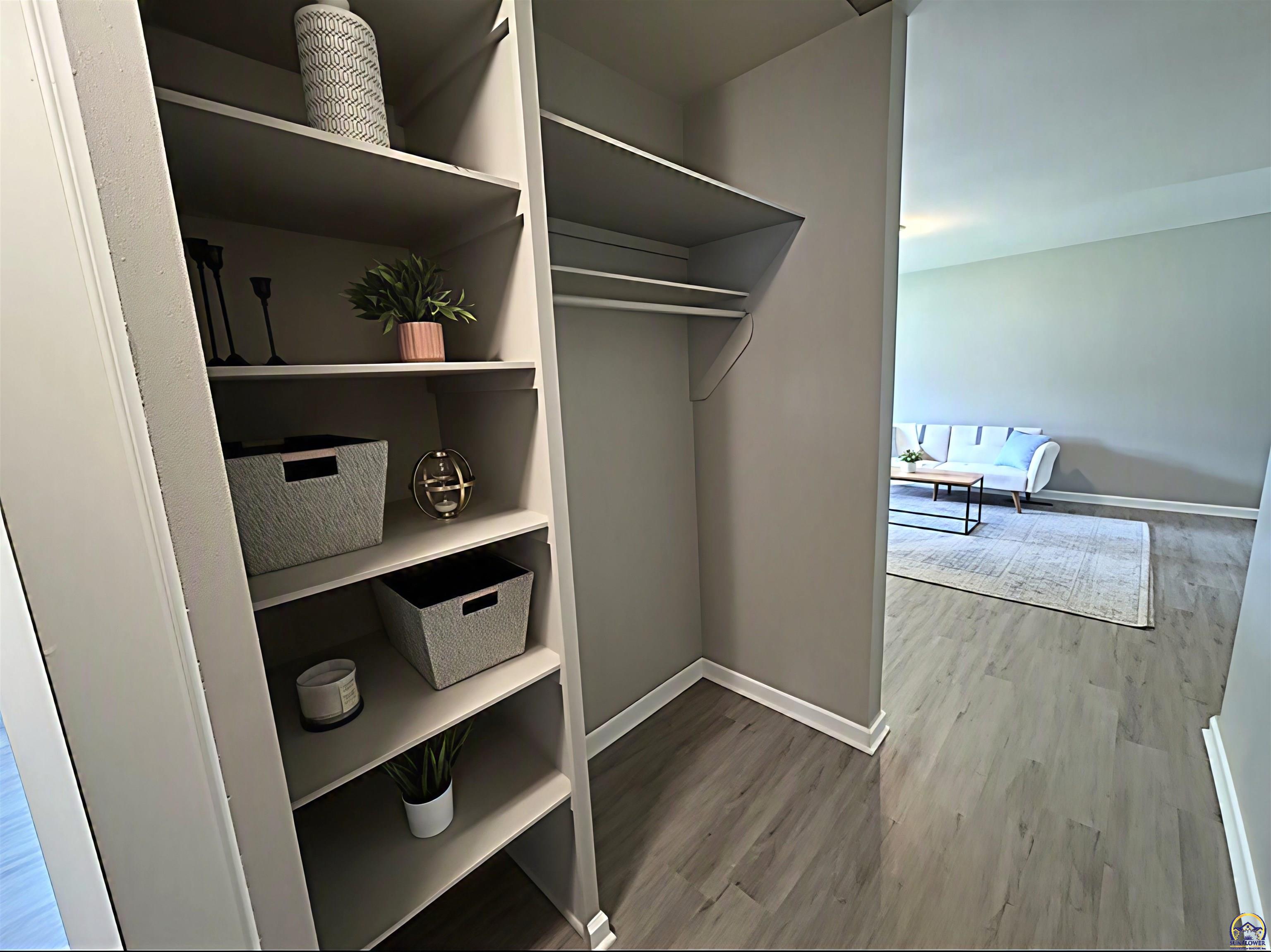 3912 Southwest 26th Street Topeka, KS 66614 - Photo 10 of 19