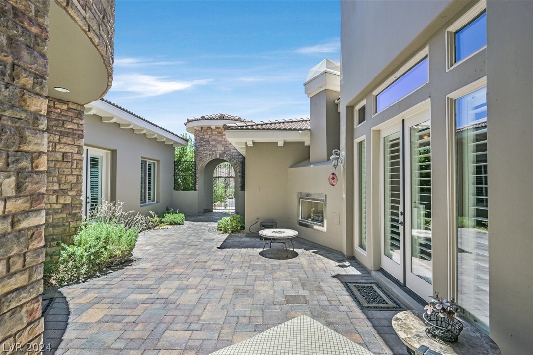 3779 Caesars Circle Las Vegas, NV 89120 - Photo 2 of 61