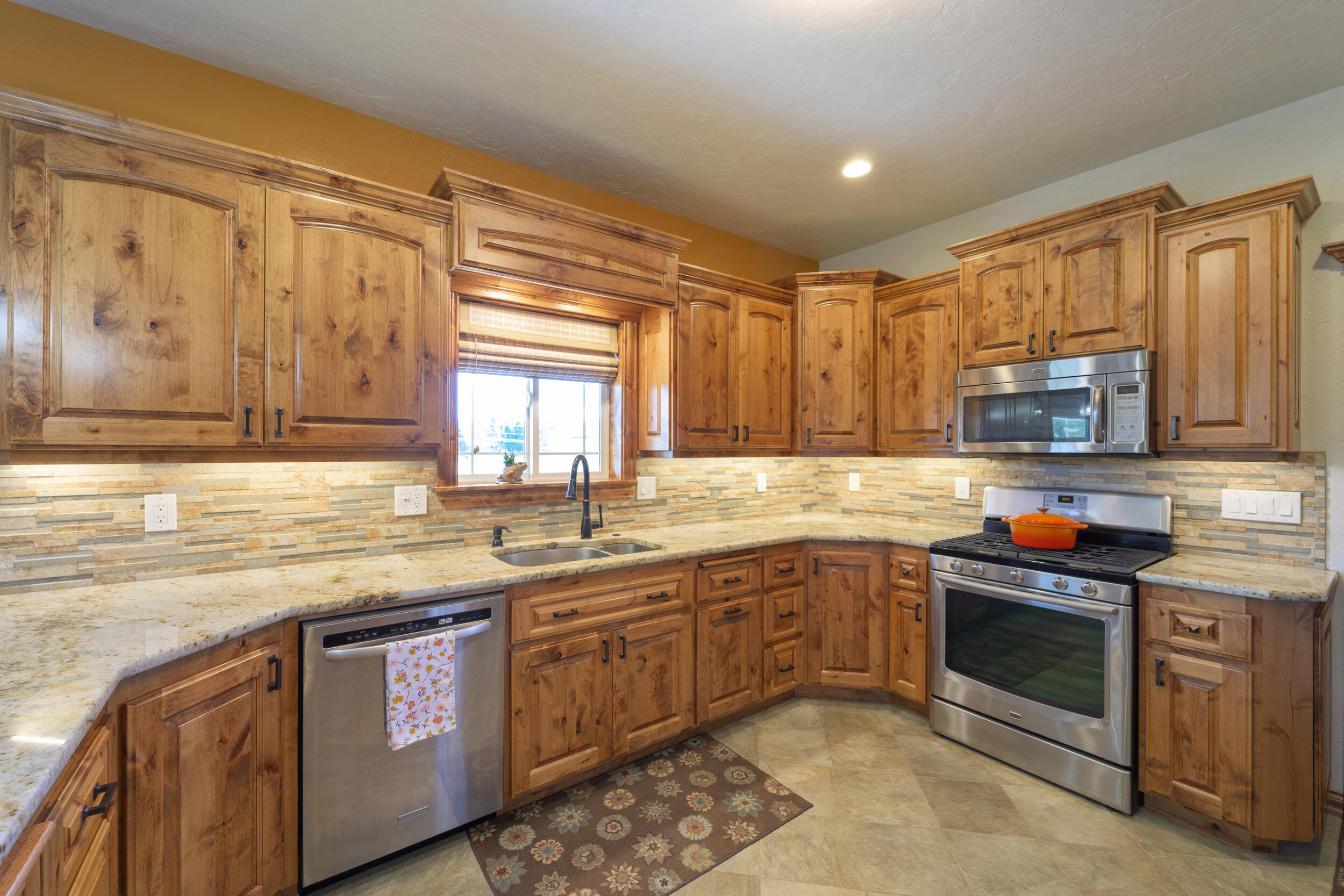 449 Northeast Owens Road Prineville, OR 97754 - Photo 17 of 61 Gallery Image 17