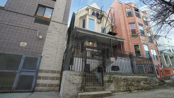 $1,150,000 | 1823 Anthony Avenue | Tremont