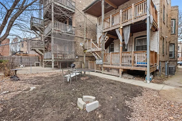 $3,200 | 3716 North Wayne Avenue, Unit 2, Chicago, IL 60613