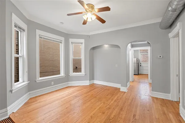 $3,200 | 3716 North Wayne Avenue, Unit 2, Chicago, IL 60613