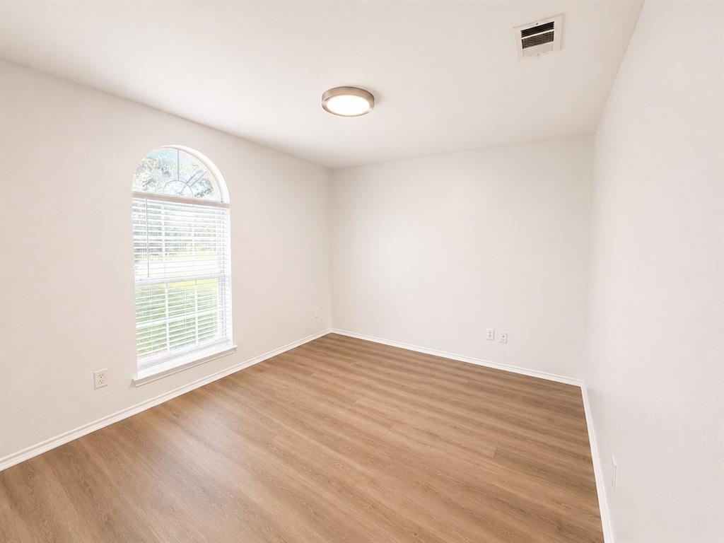 515 Haymarket Road Dallas, TX 75217 - Photo 9 of 15 3rd Bedroom