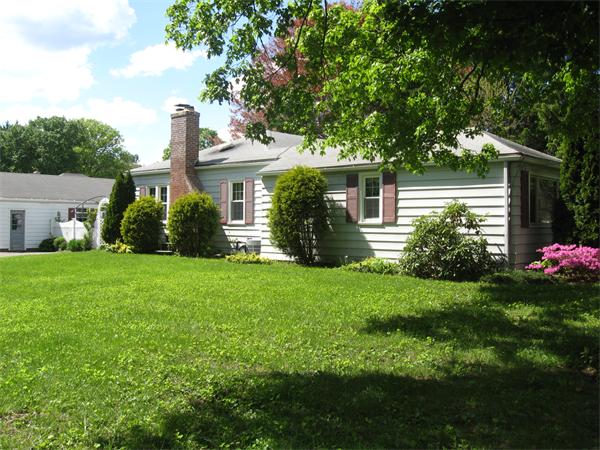 190 Laurel Road West Springfield, MA 01089 - Photo 3 of 27 Gallery Image 3