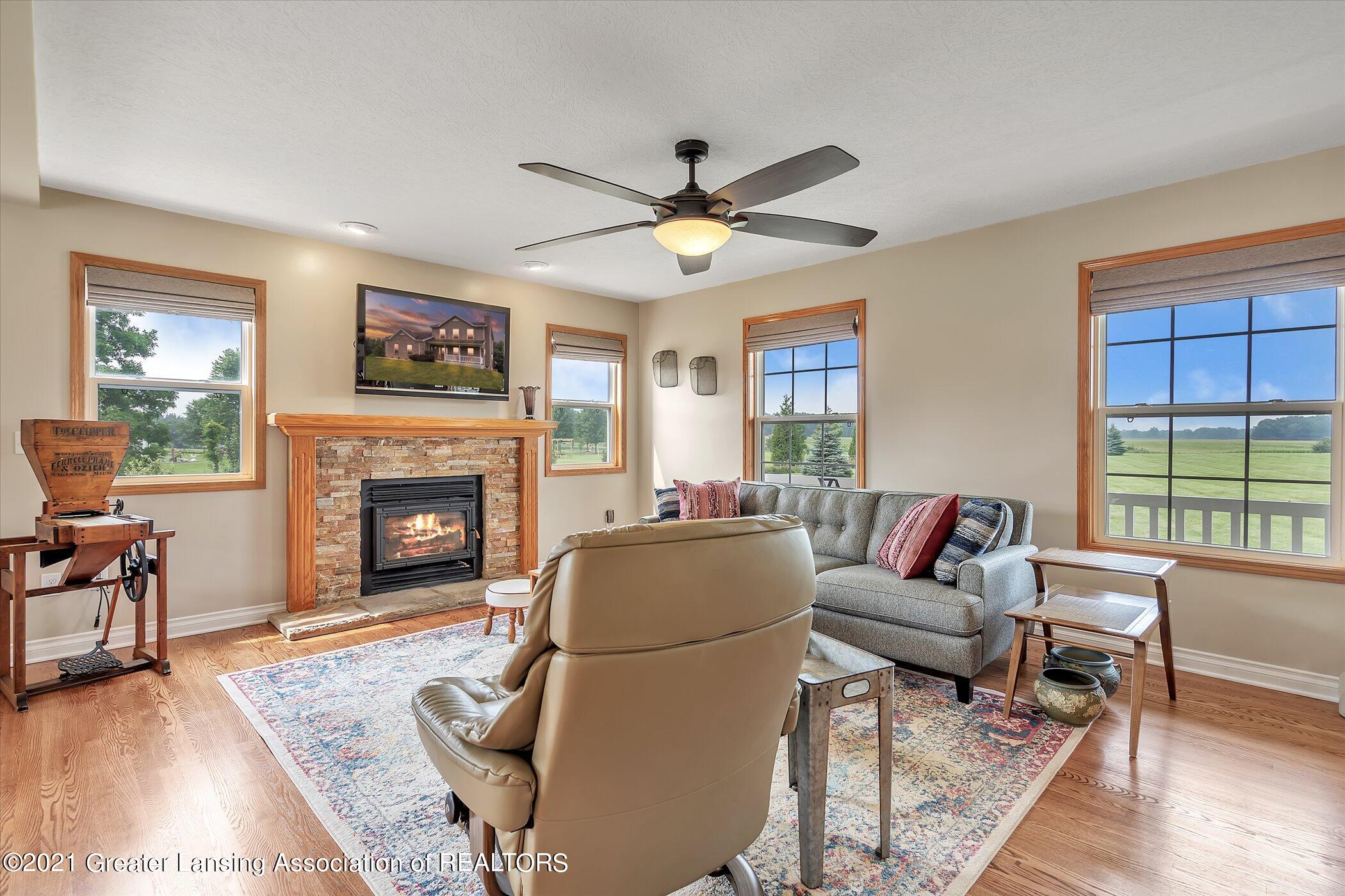 9101 Tucker Road Eaton Rapids, MI 48827 - Photo 7 of 43 07-9101 Tucker Rd-windowstill-realestate